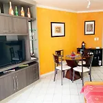 Apartamento De Dois Quartos Para 6 Pessoas Em Canasvieiras A Uma Quadra Da Praia Em Area Nobre