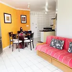 Apartamento De Dois Quartos Para 6 Pessoas Em Canasvieiras A Uma Quadra Da Praia Em Area Nobre