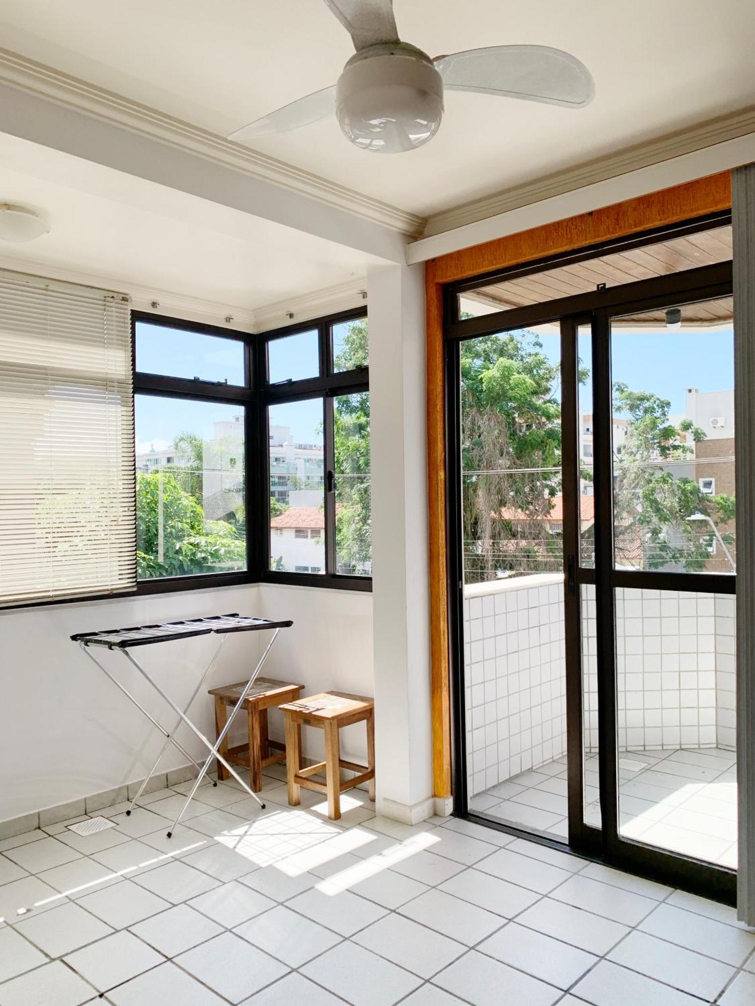 Apartamento De Dois Quartos Para 6 Pessoas Em Canasvieiras A Uma Quadra Da Praia Em Area Nobre Apartamento *